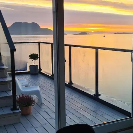 فيلة With A View