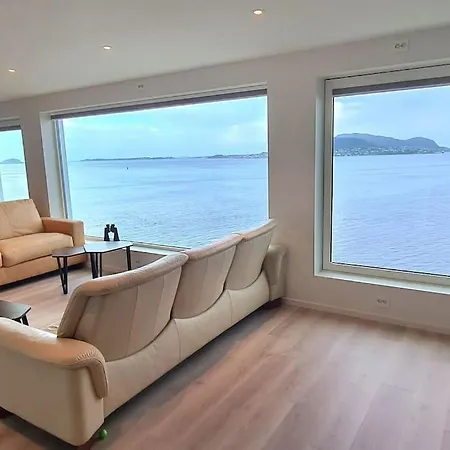 With A View فيلة Ålesund