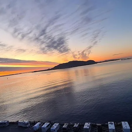 فيلة With A View *